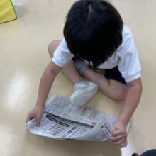 新聞紙でスリッパ①